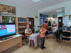Металлом черчены дороги