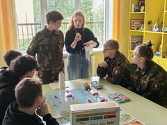 Мастер-класс по робототехнике «Технологии завтрашнего дня», приуроченный ко Дню молодежи в рамках Республиканского марафона «Moladz.by: объединяем мечты, достигаем цели!»  
