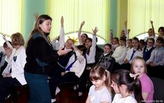 Увлекательное путешествие в мир безопасности: инспектор МЧС встретилась с младшими школьниками Жодино