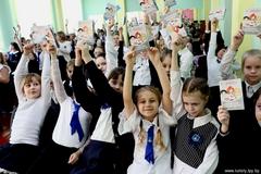 Увлекательное путешествие в мир безопасности: инспектор МЧС встретилась с младшими школьниками Жодино