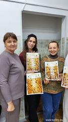 Аромат осени на холсте: как родители студии «Палитра» рисовали кофе